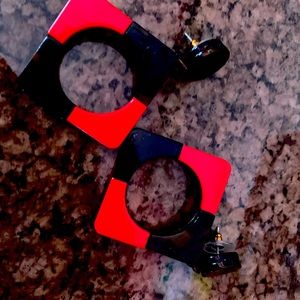 New York and company earrings .